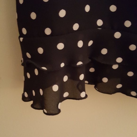 Gorgeous, ruffled bottom skirt size 14 - Picture 2 of 7